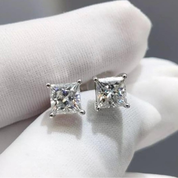 0.8 CT tw Princess Cut Stud Moissanite Earrings